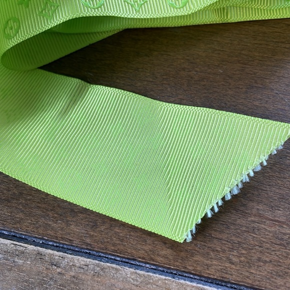 3 Feet of Authentic Louis Vuitton luxury ribbon - Picture 3 of 3